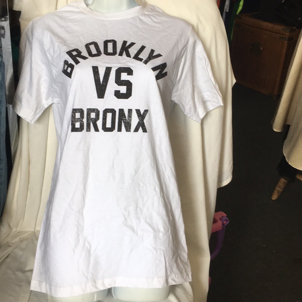 Brooklyn vs Bronx Men’s  t-shirt Small NWT